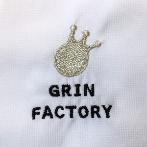 白×シルバー刺繍