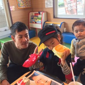 左の人、顔長いな 右の子、どすこいやな