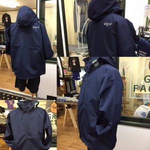 こちらネイビー（と、トルソーのXL君）