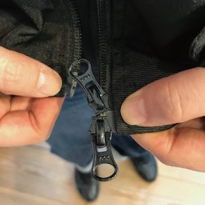 スタイリッシュシェルパーカー