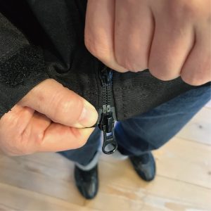 スタイリッシュシェルパーカー