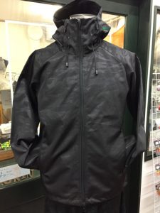 スタイリッシュシェルパーカー