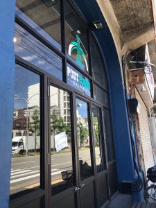 オシャレな外観のジム