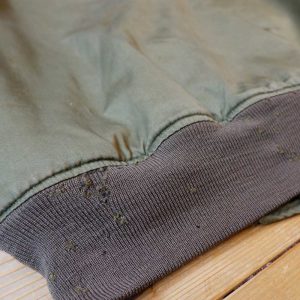 歴史を感じるB-10の裾リブ